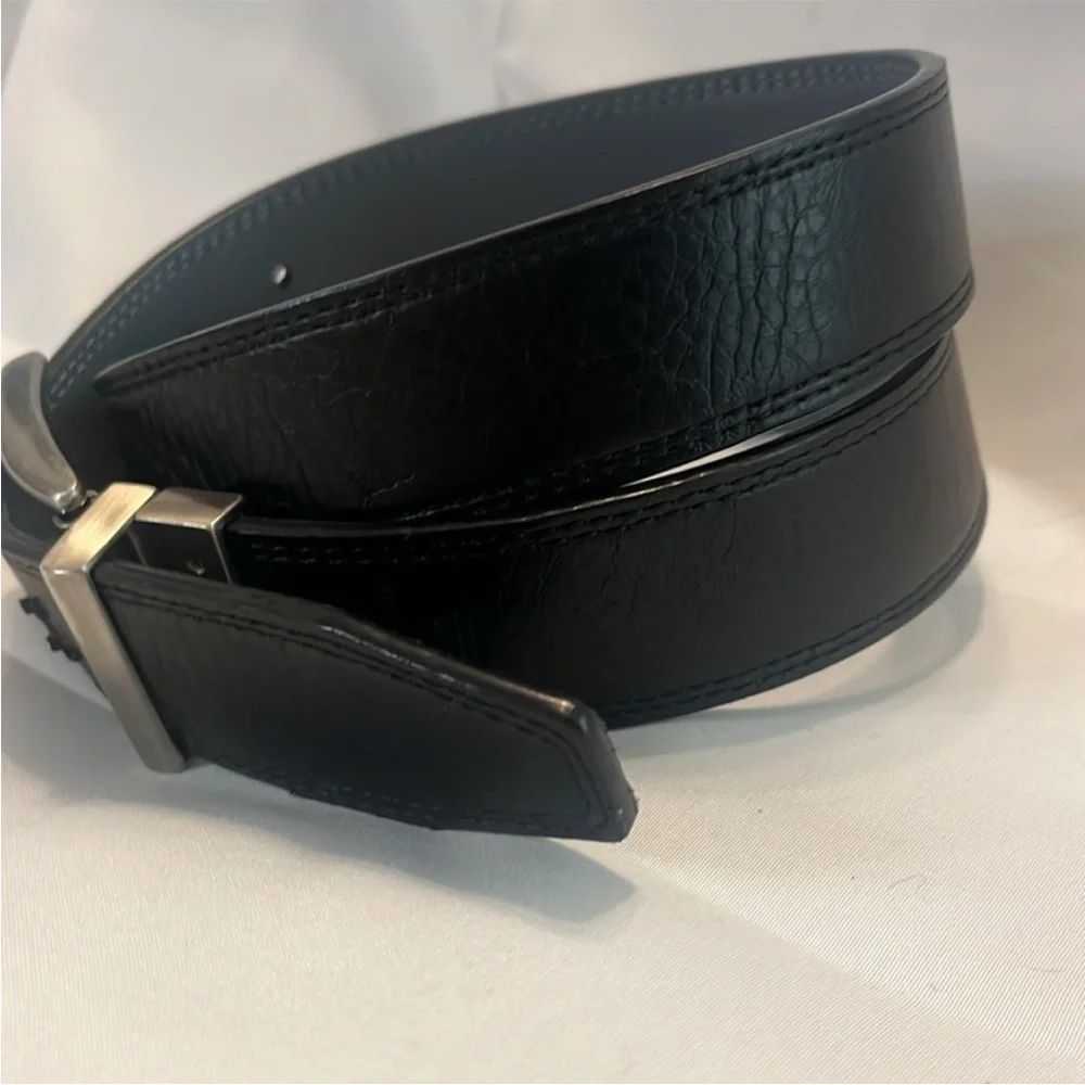 Nike Men's Reversible Classic Belt black/Grey Size
32 Small Leather - Picture 10 of 13